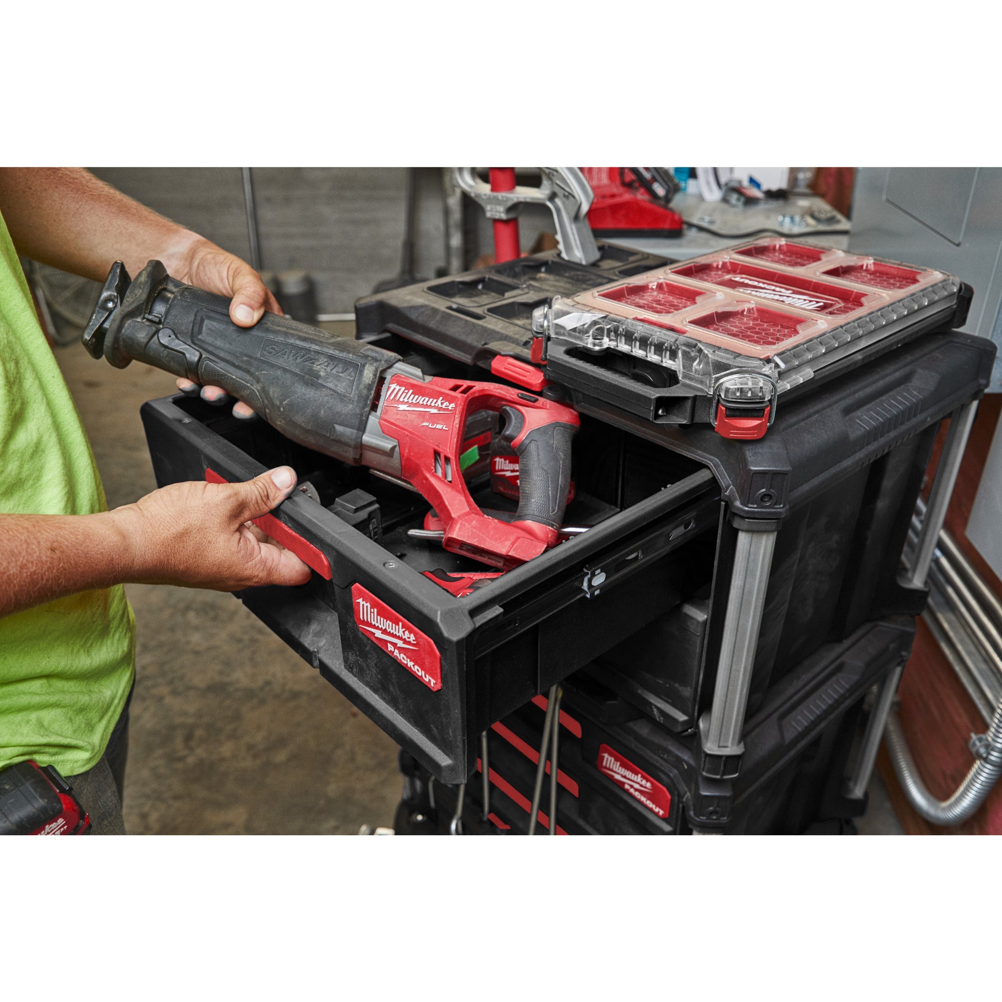 Milwaukee PACKOUT™ Werkzeugkoffer mit zwei Schubladen Packout 2 Drawer Tool Box - gartengeraete.jetzt  - 