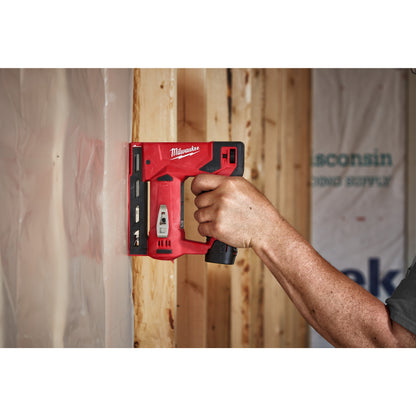 Milwaukee M12™ Subcompacte Nietmaschine Tacker - gartengeraete.jetzt  - 