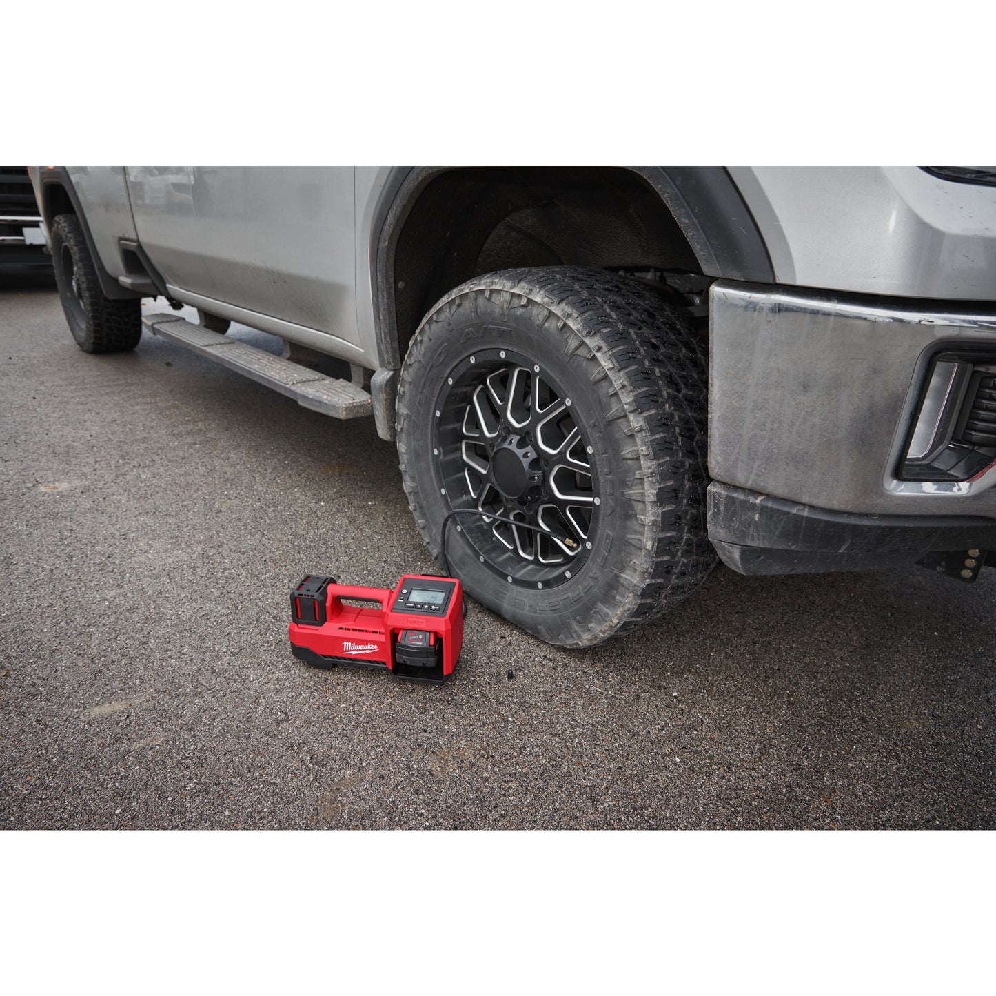 Milwaukee M18™ Bandenkompressor M18 BI-0 - gartengeraete.jetzt  - 