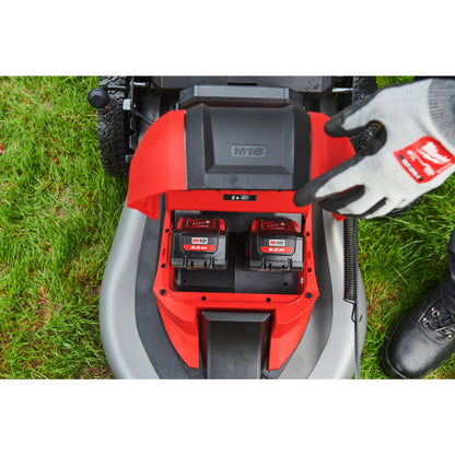 Milwaukee M18 FUEL™ Akku-Rasenmäher (2x18V) mit Radantrieb und 46 cm Schnittbreite - gartengeraete.jetzt  - 