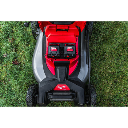 Milwaukee M18 FUEL™ Akku-Rasenmäher (2x18V) mit Radantrieb und 53 cm Schnittbreite - gartengeraete.jetzt  - 