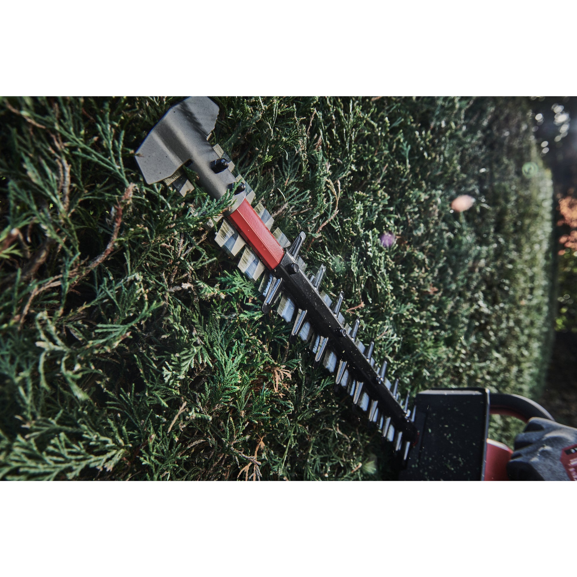 Milwaukee M18 FUEL™ Heggenschaar 45 cm - gartengeraete.jetzt  - 