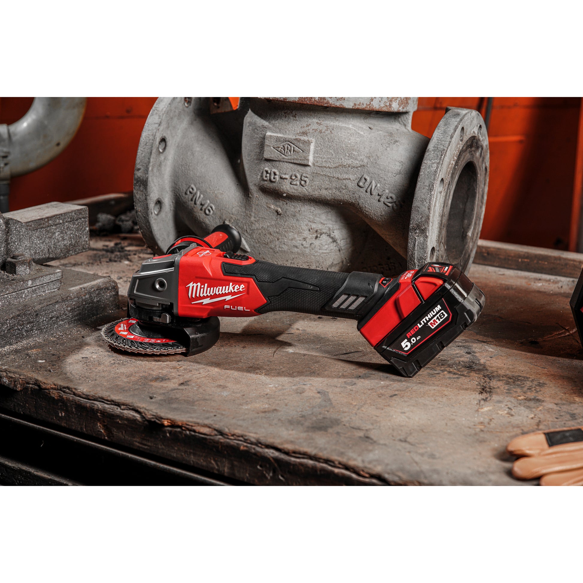 Milwaukee M18 FUEL™ 125 mm Winkelschleifer mit Schiebeschalter, variable Geschwindigkeit und Bremse - gartengeraete.jetzt  - 