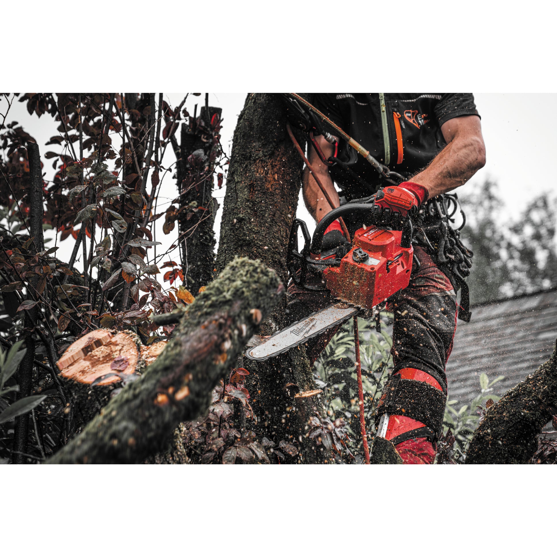 Milwaukee M18 FUEL™ Tophandle Kettensäge 30 cm M18 FTHCHS30-802 - gartengeraete.jetzt  - 