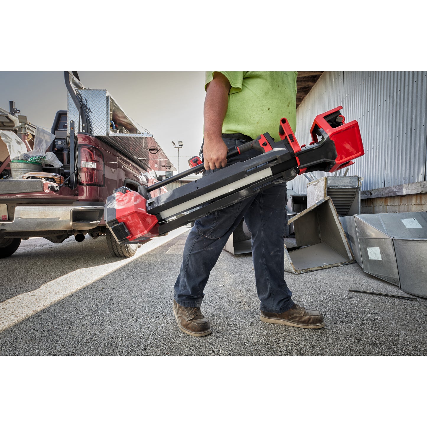 Milwaukee M18™ High Output Stehleuchte/Ladegerät - M18 HOSALC-0 - gartengeraete.jetzt  - 