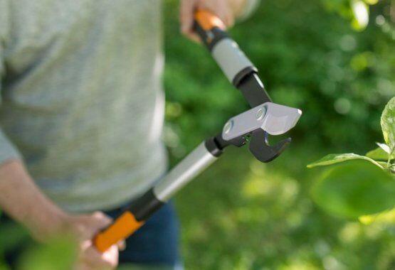 Fiskars PowerGear X bypass LX 92 Astschere - gartengeraete.jetzt  - 