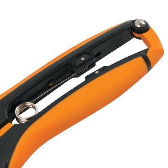 Fiskars Solid Trim-Curved Micro-Tip (SP160) - gartengeraete.jetzt  - 